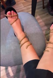 Claudia Lizaldi feet photo thumbnail