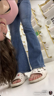Rachel Pizzolato feet photo thumbnail