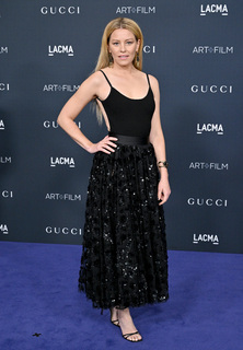 Elizabeth Banks feet photo thumbnail