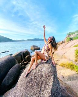 Alessandra Ambrosio feet photo thumbnail