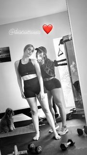 Lele Pons feet photo thumbnail
