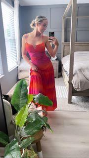 Chelsea Green feet photo thumbnail