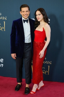 Rachel Brosnahan feet photo thumbnail