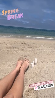 Naomi Watts feet photo thumbnail
