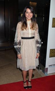 Aubrey Plaza feet photo thumbnail