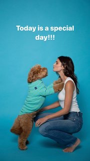 Taylor Hill feet photo thumbnail