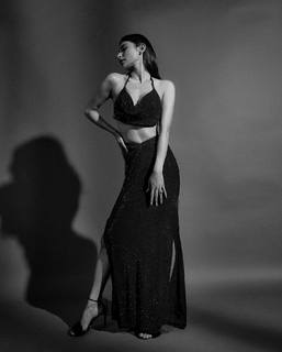 Mouni Roy feet photo thumbnail