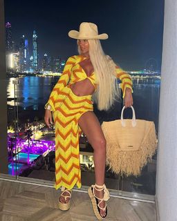 Jelena Karleusa feet photo thumbnail
