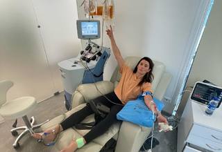 Danica Patrick feet photo thumbnail