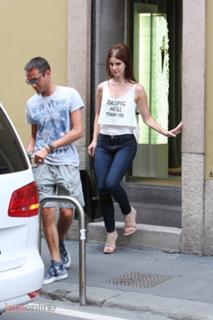 Lana Del Rey feet photo thumbnail