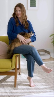 Drew Barrymore feet photo thumbnail
