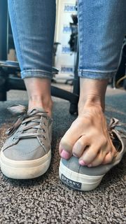 Kyle Unfug feet photo thumbnail