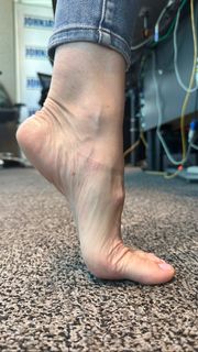 Kyle Unfug feet photo thumbnail