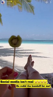 Justine Ezarik feet photo thumbnail