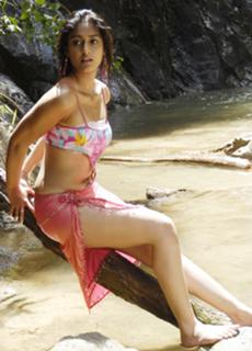 Ileana D'Cruz feet photo thumbnail