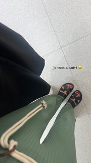 Iris Mittenaere feet photo thumbnail