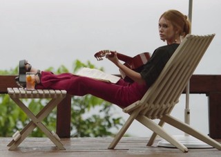 Marina Ruy Barbosa feet photo thumbnail
