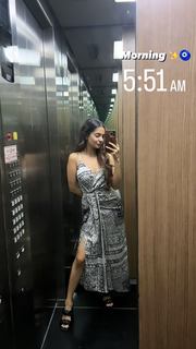 Anushka Sen feet photo thumbnail