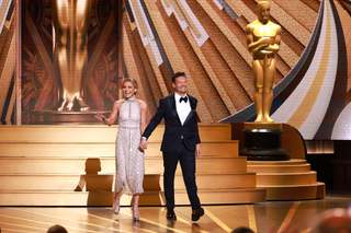 Kelly Ripa feet photo thumbnail