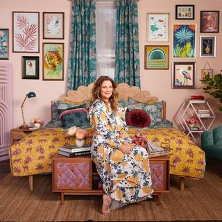 Drew Barrymore feet photo thumbnail