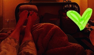 Drew Barrymore feet photo thumbnail