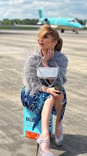 Jennifer Lopez feet photo thumbnail