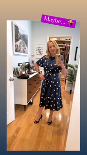 Angela Kinsey feet photo thumbnail