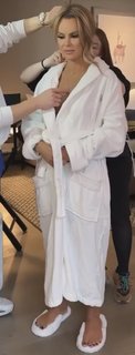 Amanda Holden feet photo thumbnail
