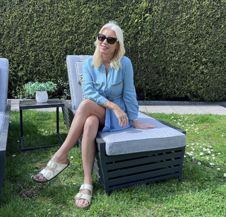 Denise Van Outen feet photo thumbnail