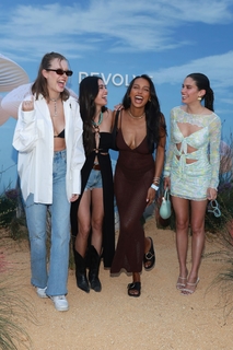 Sara Sampaio feet photo thumbnail