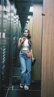 Anushka Sen feet photo thumbnail
