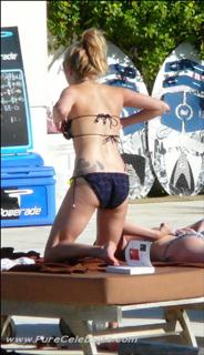Fearne Cotton feet photo thumbnail