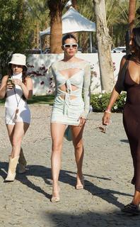 Sara Sampaio feet photo thumbnail