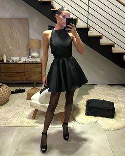 Sara Sampaio feet photo thumbnail