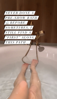 LeAnn Rimes feet photo thumbnail