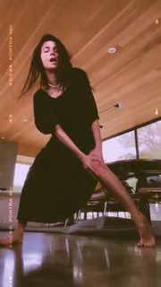 Abigail Spencer feet photo thumbnail