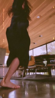 Abigail Spencer feet photo thumbnail