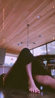 Abigail Spencer feet photo thumbnail
