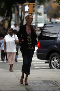 Uma Thurman feet photo thumbnail