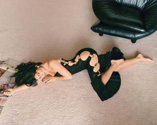 Kylie Jenner feet photo thumbnail