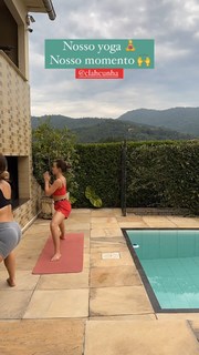 Larissa Manoela feet photo thumbnail