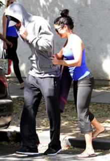 Vanessa Hudgens feet photo thumbnail