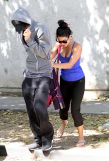 Vanessa Hudgens feet photo thumbnail