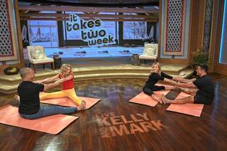 Kelly Ripa feet photo thumbnail