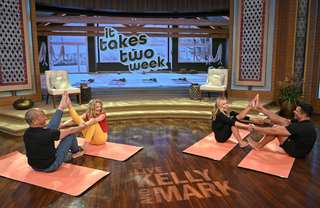 Kelly Ripa feet photo thumbnail