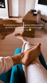 Giorgia Crivello feet photo thumbnail