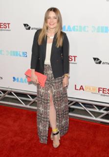Sophia Bush feet photo thumbnail