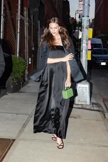 Karlie Kloss feet photo thumbnail