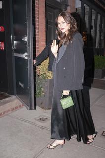 Karlie Kloss feet photo thumbnail