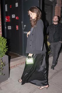 Karlie Kloss feet photo thumbnail
